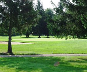 A wooded Kanon Valley hole